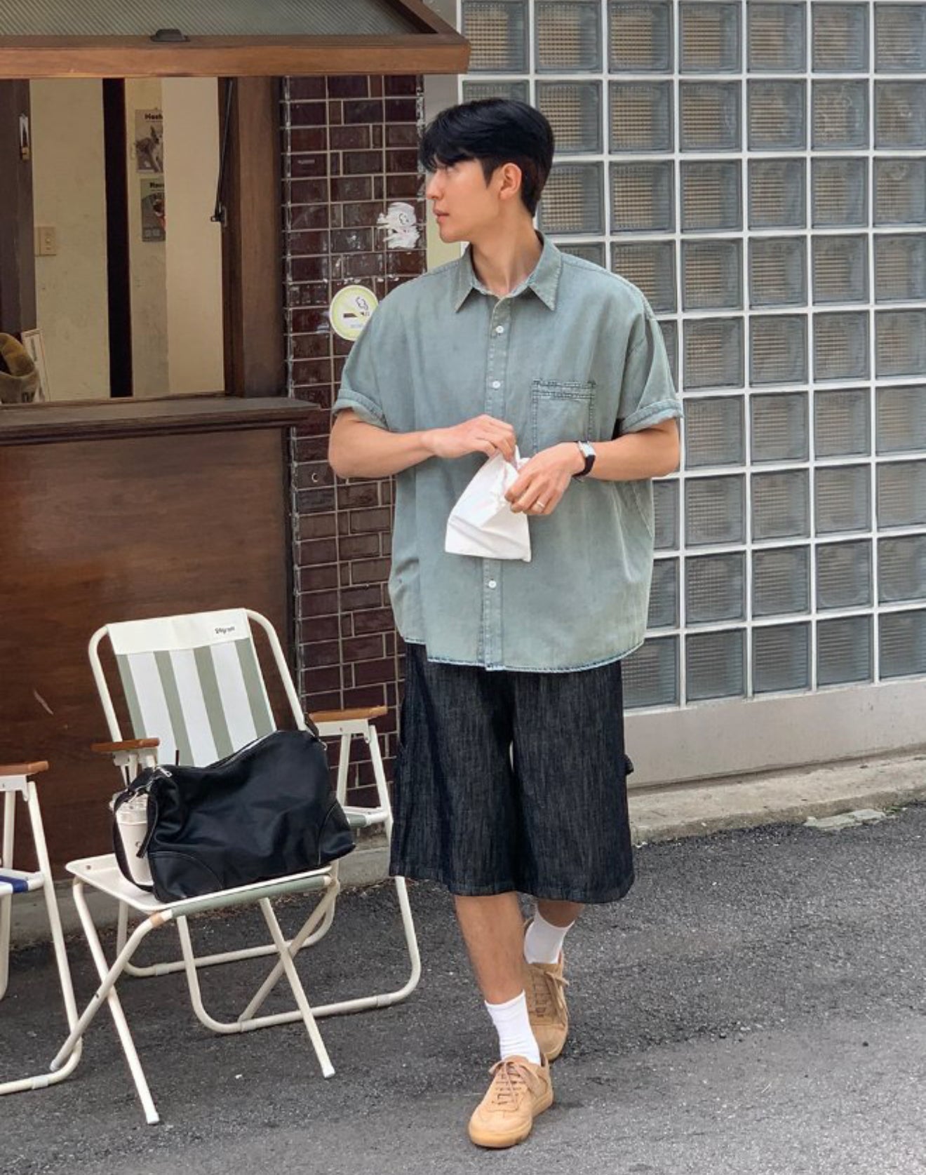 單口袋素色牛仔恤衫