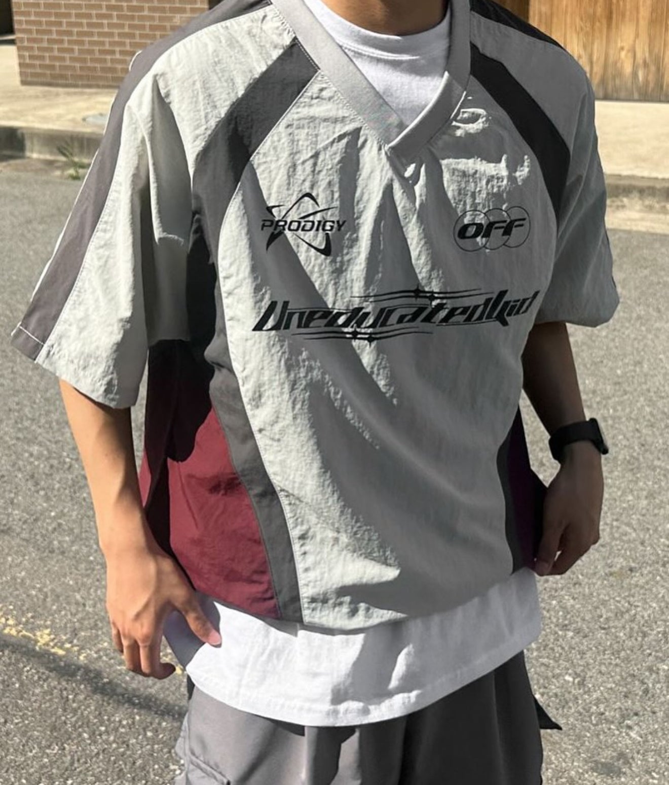 OFF 尼龍材質運動風短袖