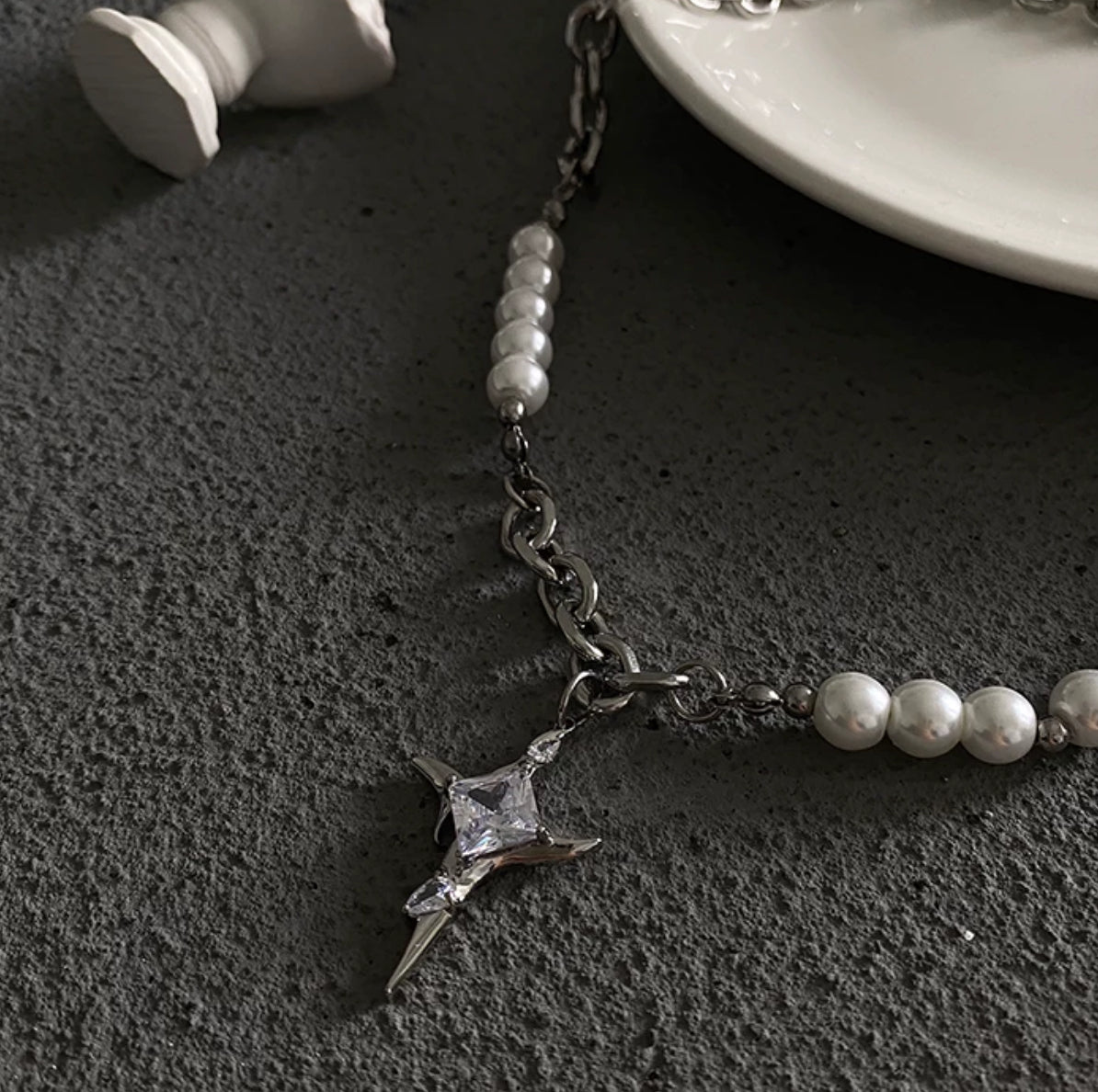 「NEW!」Star & Pearl Crossover Necklace