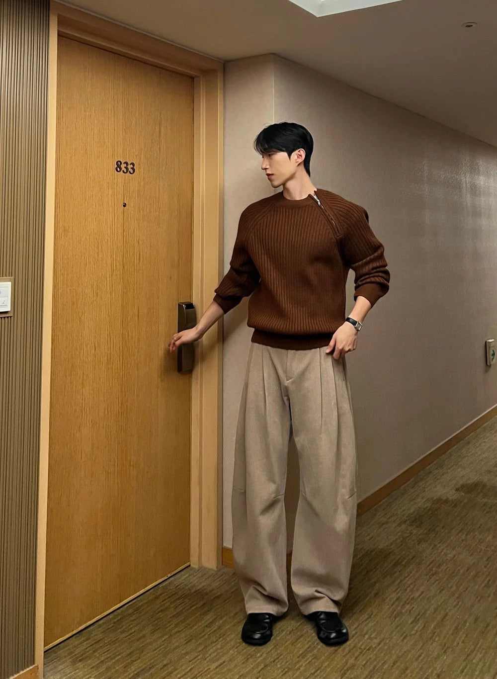 無負擔剪裁加分！韓系弧形雙褶休閒褲｜4色入