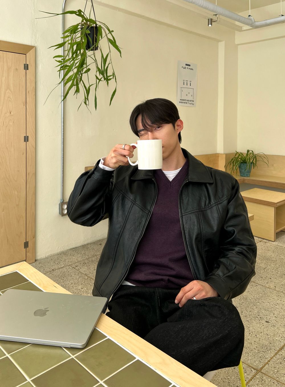 低調光澤感！植物性純素寬鬆短皮褸｜2色入