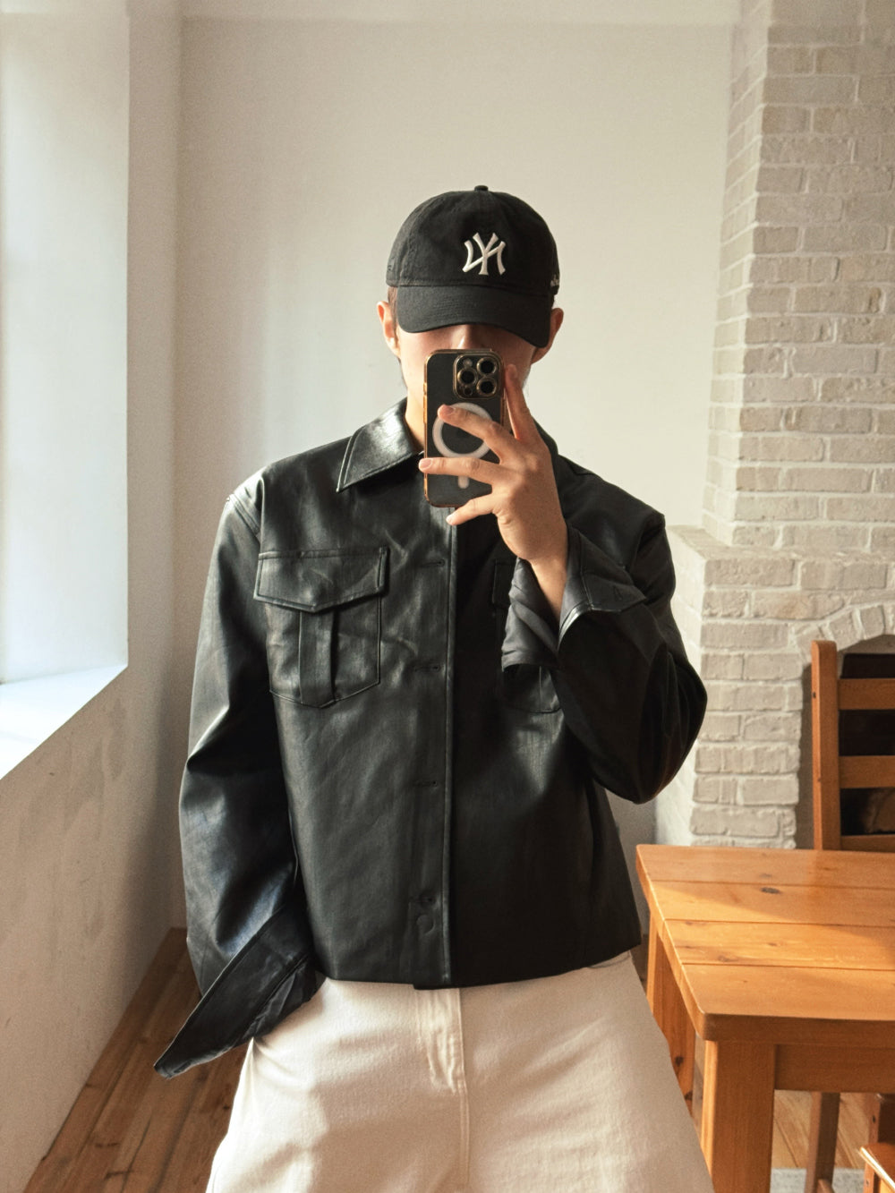 不壓身高！輕薄款雙口袋短皮褸｜2色入