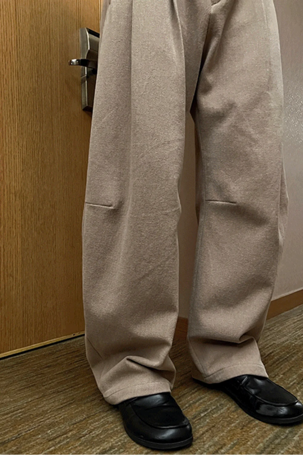 無負擔剪裁加分！韓系弧形雙褶休閒褲｜4色入