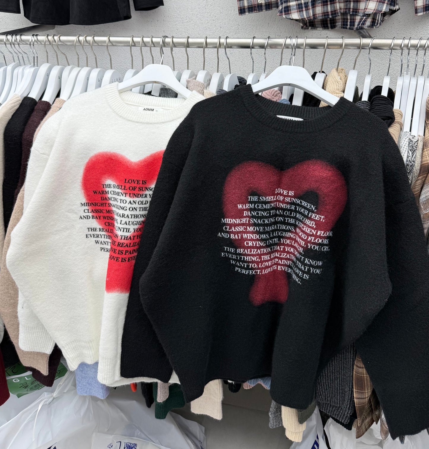 心心塗鴉針織衫