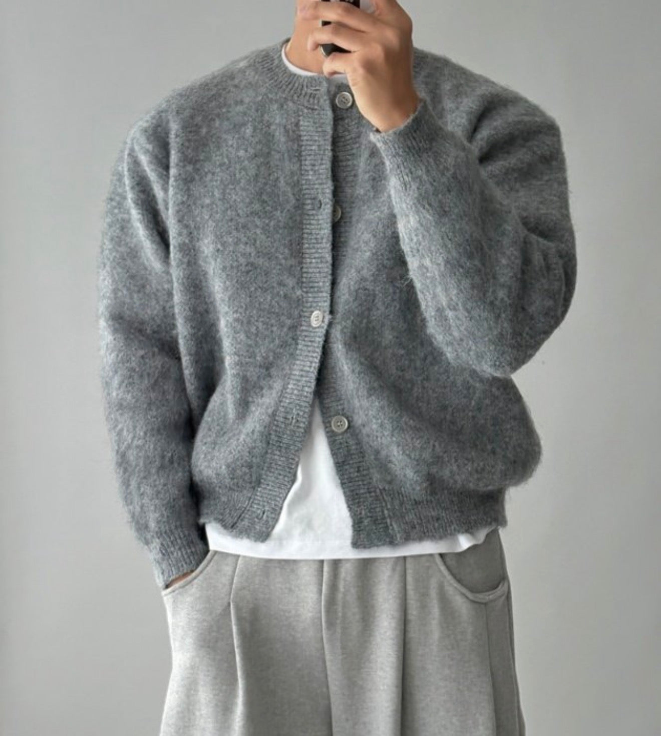 [含11%羊毛]柔軟半剪裁馬海毛純色針織衫