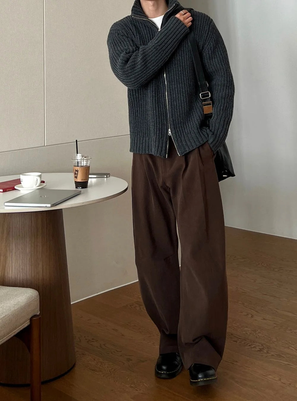 無負擔剪裁加分！韓系弧形雙褶休閒褲｜4色入