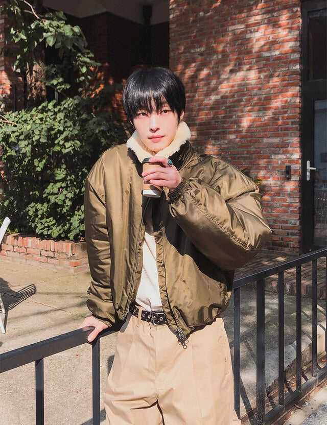 款式超靚！毛絨粒翻領短版拉鏈外套｜2色入