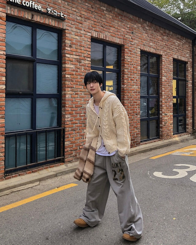 冬日感MAX！牛角扣麻花開胸針織外套｜3色入