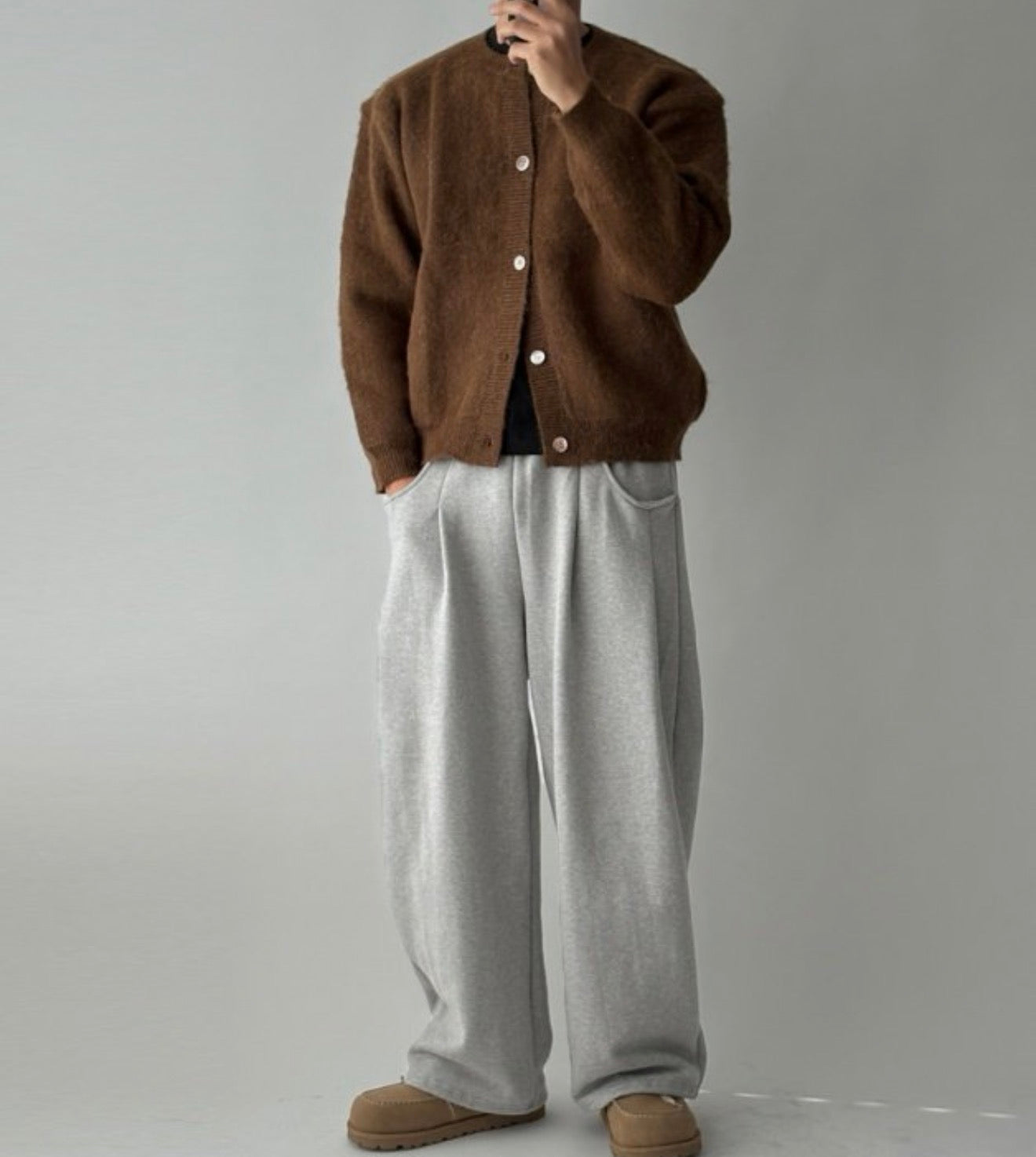 [含11%羊毛]柔軟半剪裁馬海毛純色針織衫