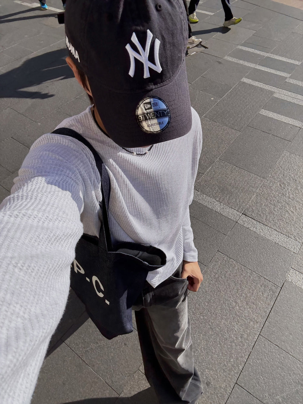 Gym人必備！窩夫紋短款長袖Tee￼