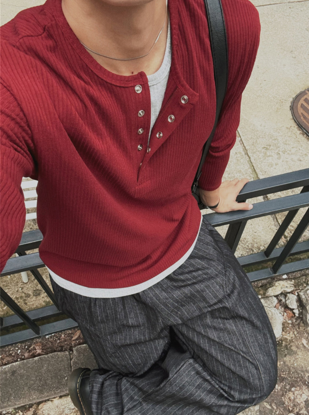 紳士風單品！假兩件細坑紋亨利領Tee｜4色入