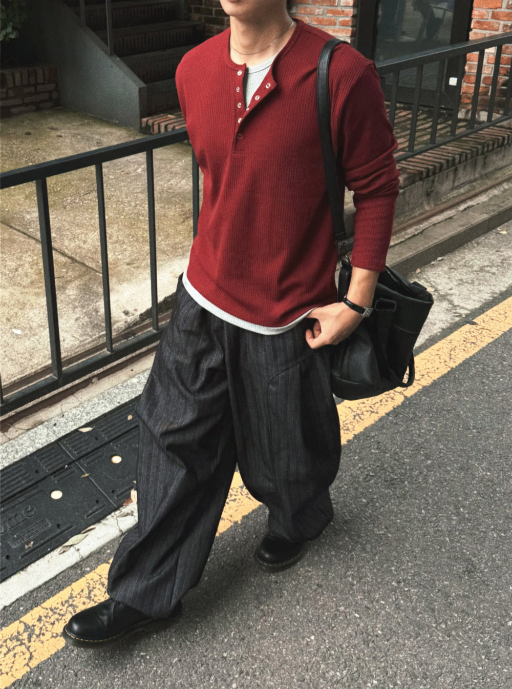 紳士風單品！假兩件細坑紋亨利領Tee｜4色入