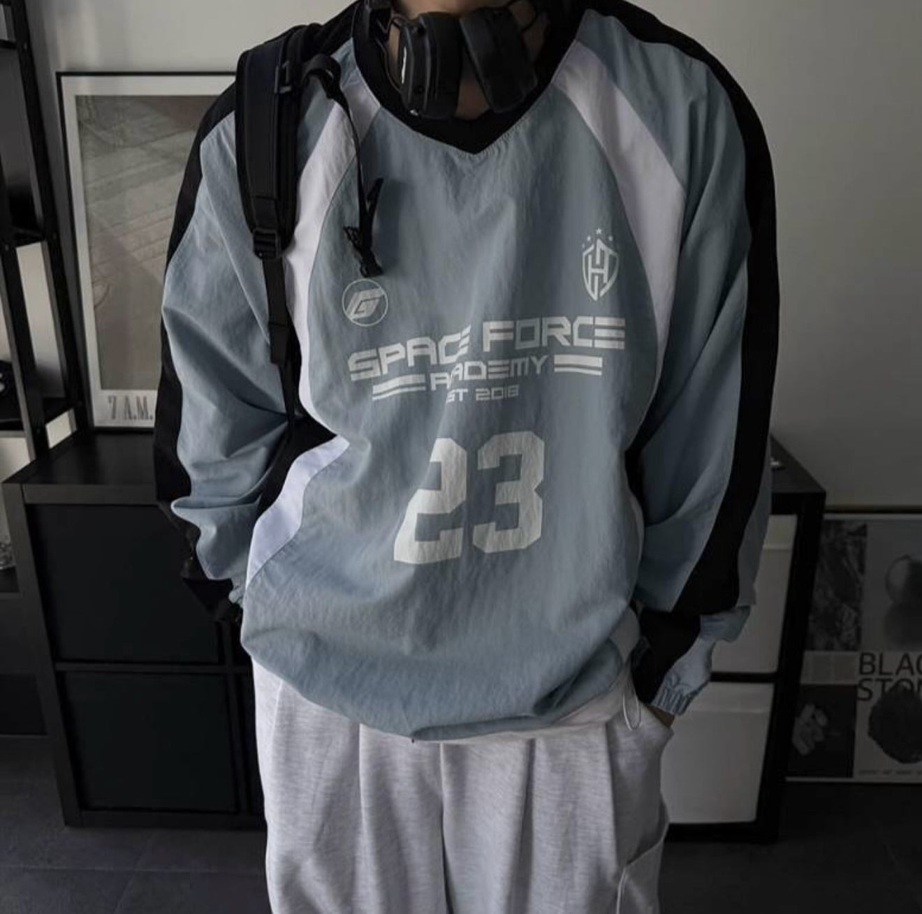入秋必備！Space Force 尼龍拼布印花衛衣