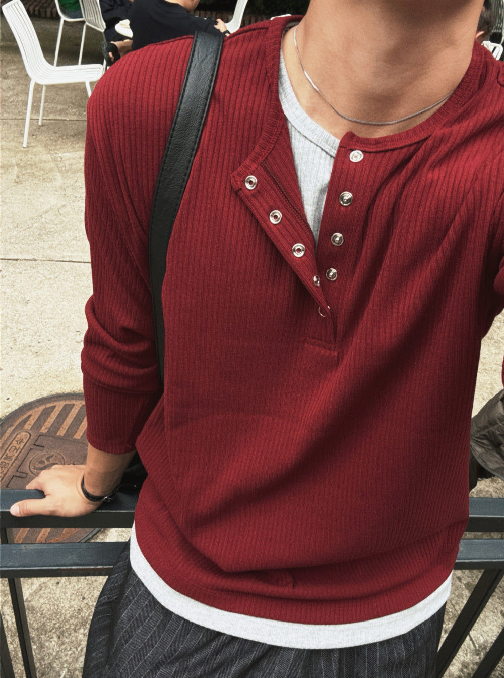 紳士風單品！假兩件細坑紋亨利領Tee｜4色入