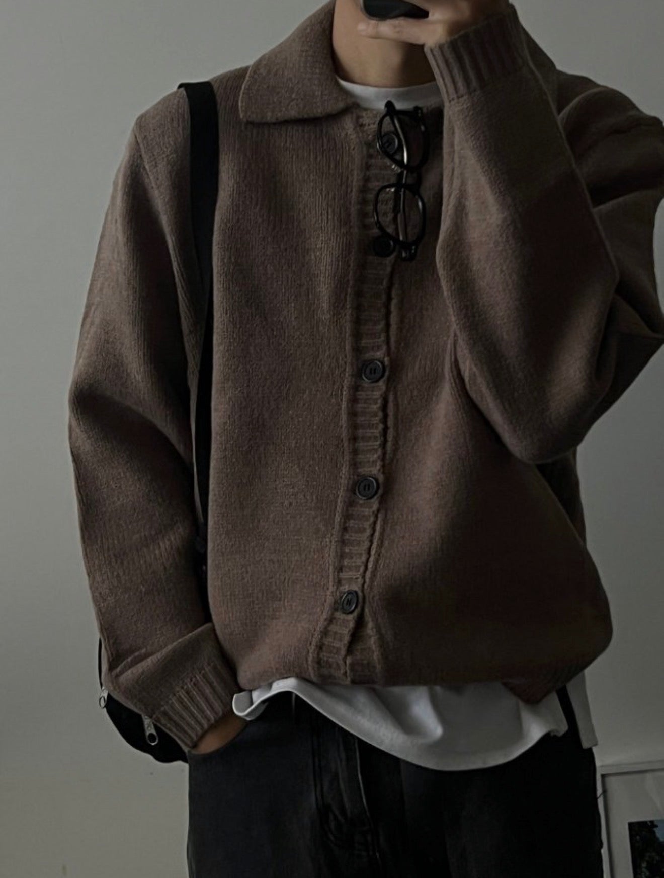 初秋純色鈕扣開胸針織衫