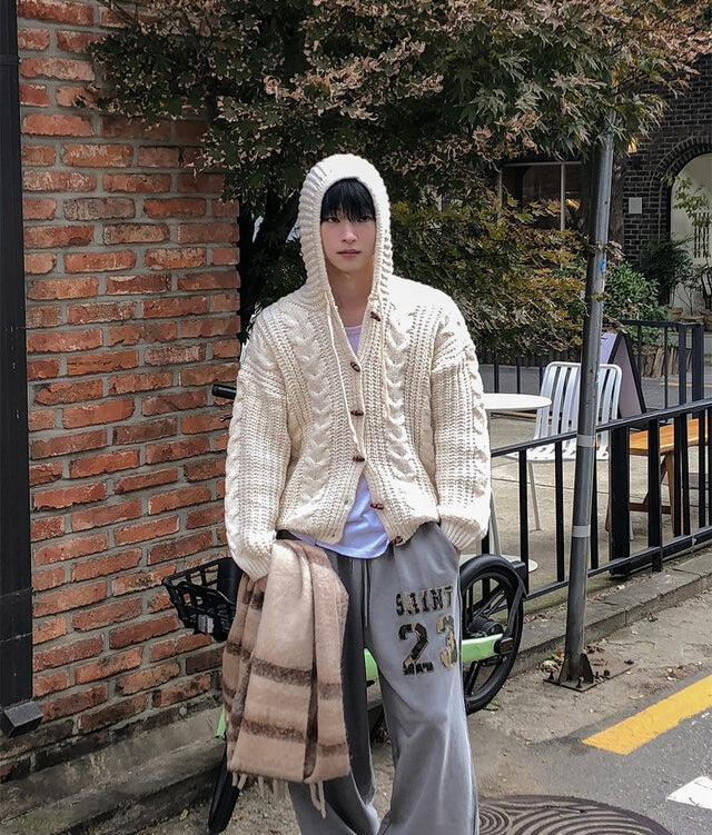 冬日感MAX！牛角扣麻花開胸針織外套｜3色入