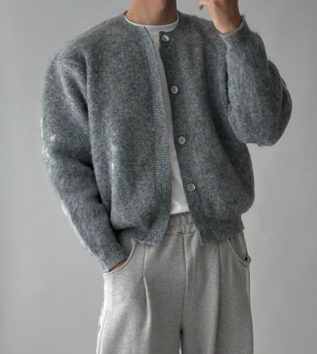 [含11%羊毛]柔軟半剪裁馬海毛純色針織衫