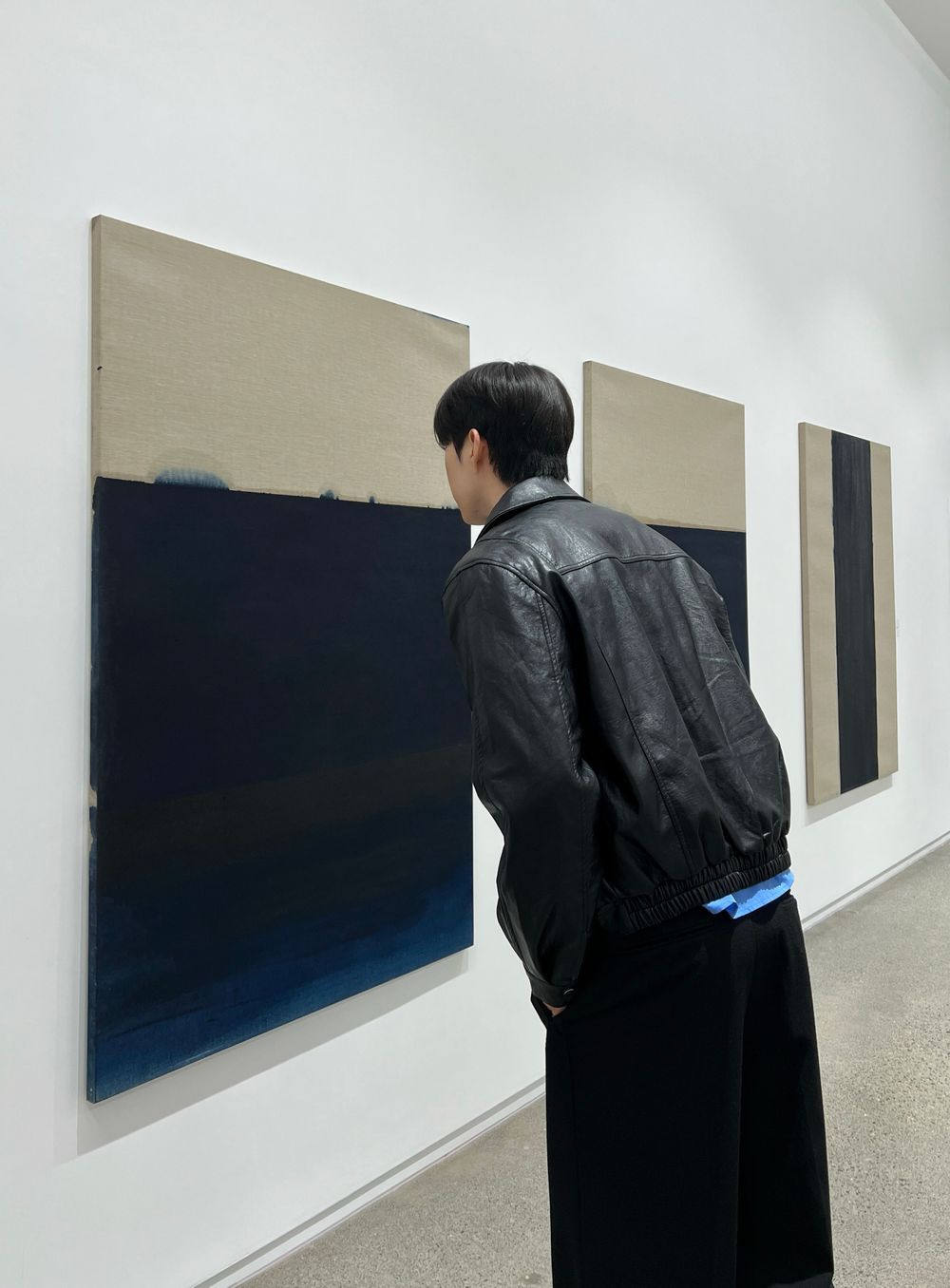 低調光澤感！植物性純素寬鬆短皮褸｜2色入