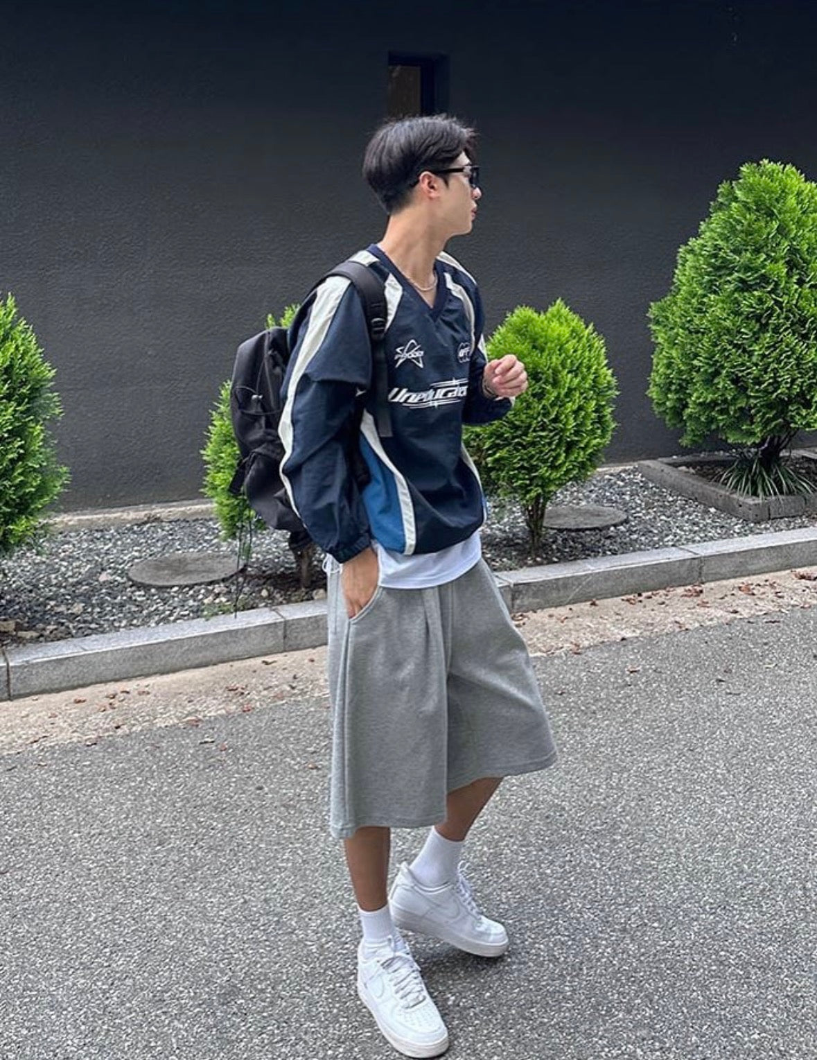 入秋必備!OFF 尼龍拼布印花衛衣