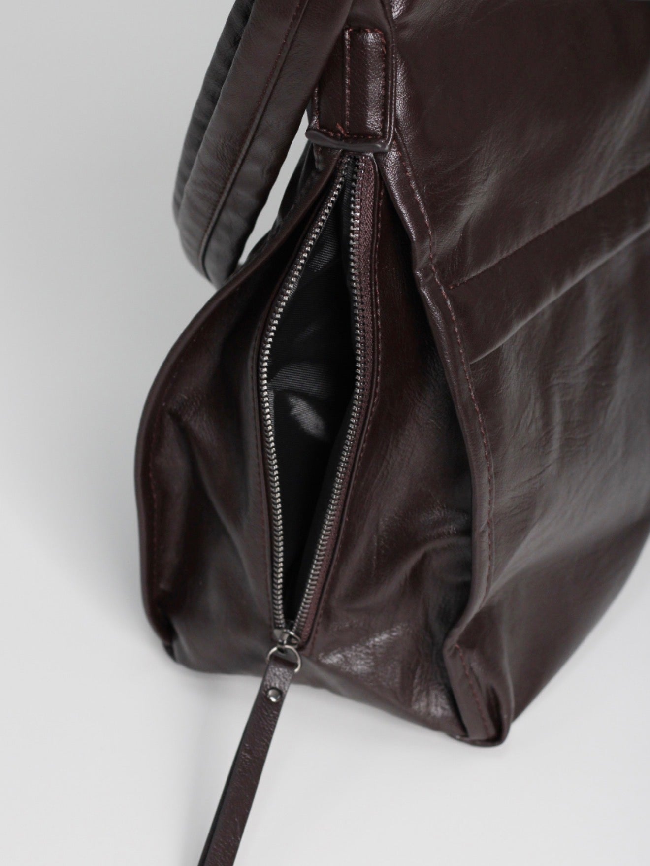 PREMIUM👑韓製裂紋理軟皮革斜孭袋｜3色入