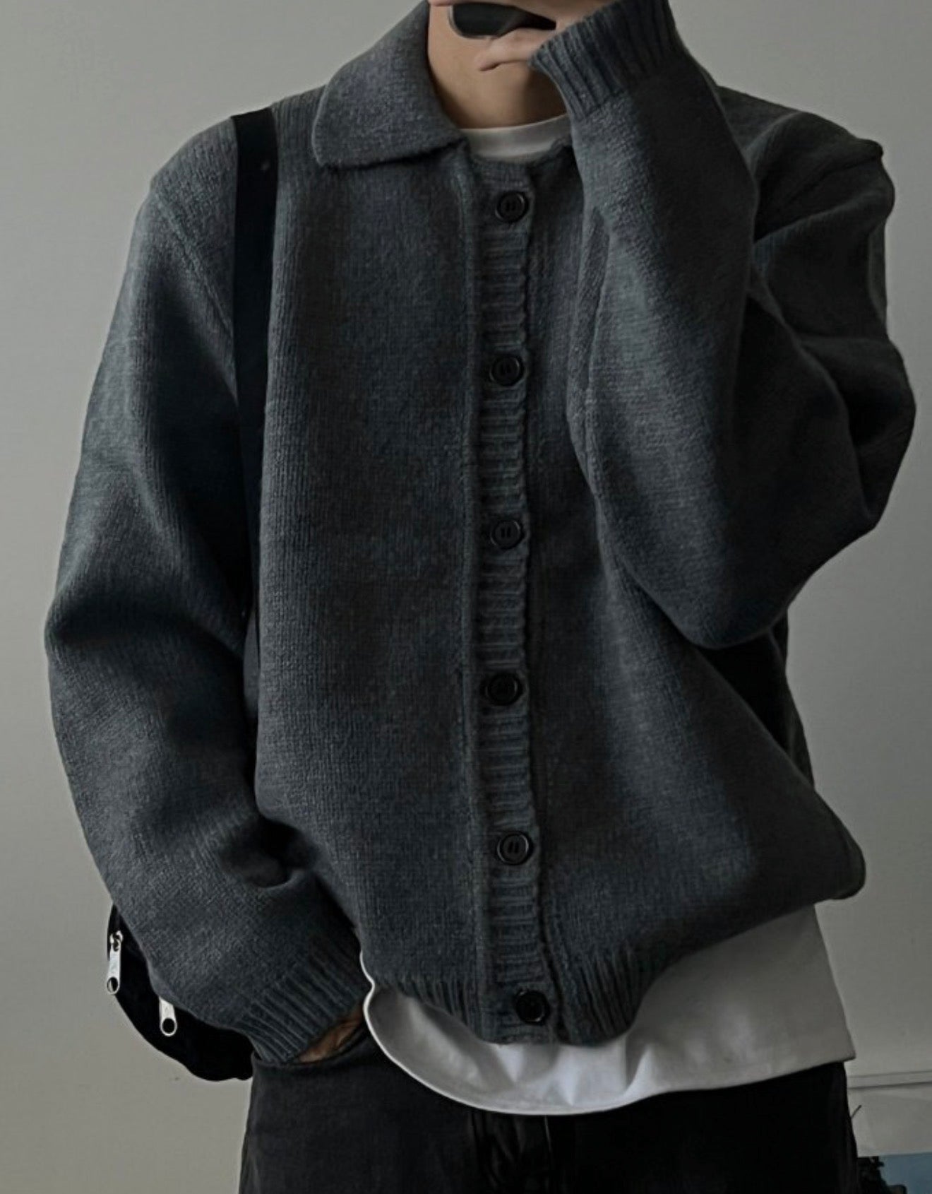 初秋純色鈕扣開胸針織衫