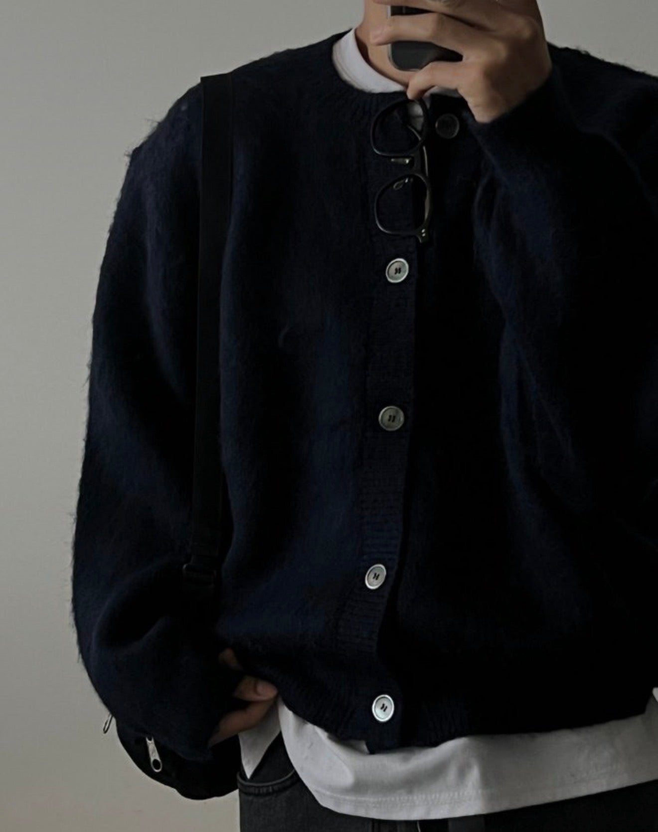 [含11%羊毛]柔軟半剪裁馬海毛純色針織衫