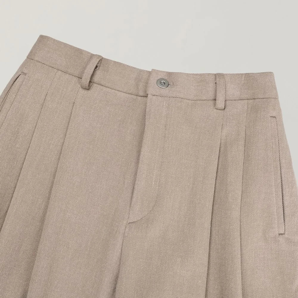 無負擔剪裁加分！韓系弧形雙褶休閒褲｜4色入