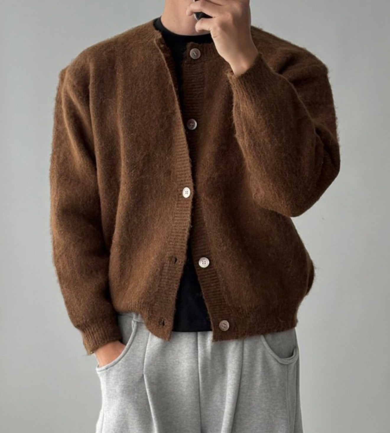 [含11%羊毛]柔軟半剪裁馬海毛純色針織衫