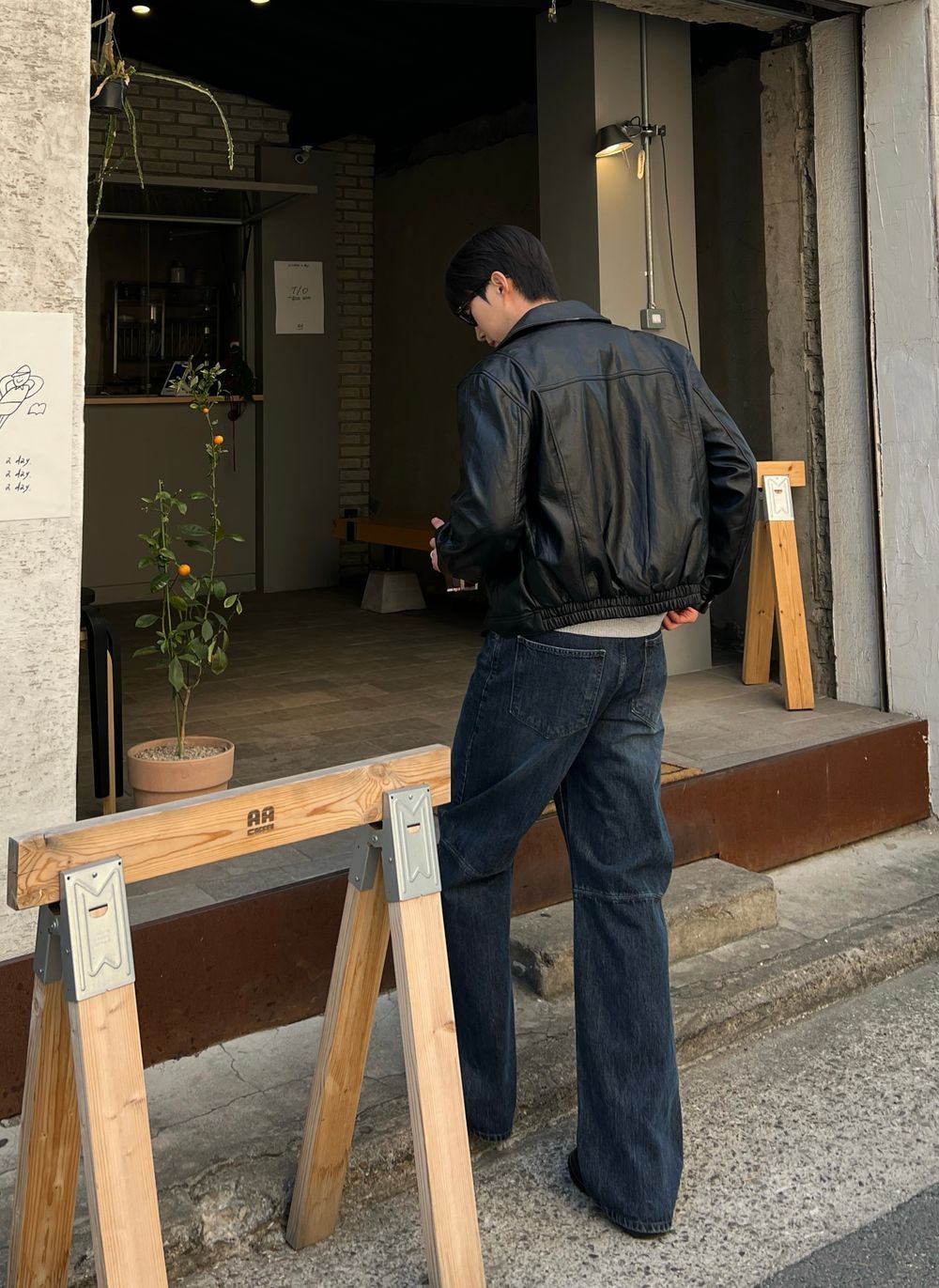 低調光澤感！植物性純素寬鬆短皮褸｜2色入