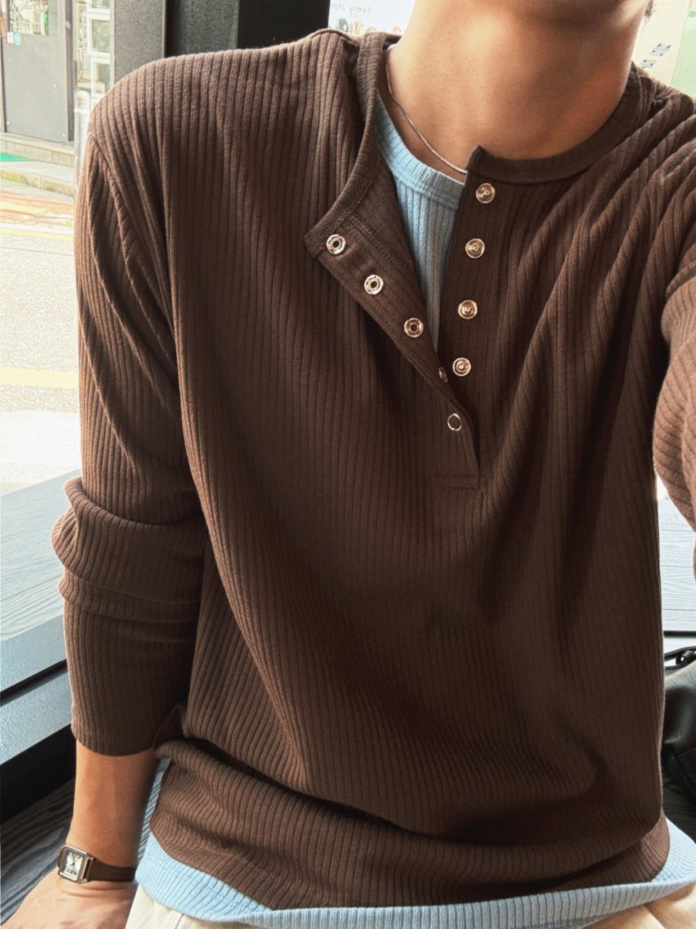 紳士風單品！假兩件細坑紋亨利領Tee｜4色入