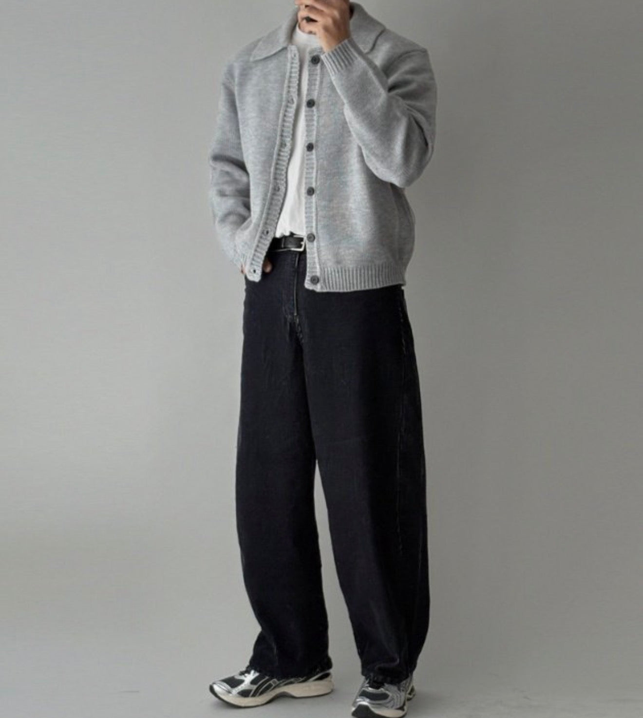 初秋純色鈕扣開胸針織衫