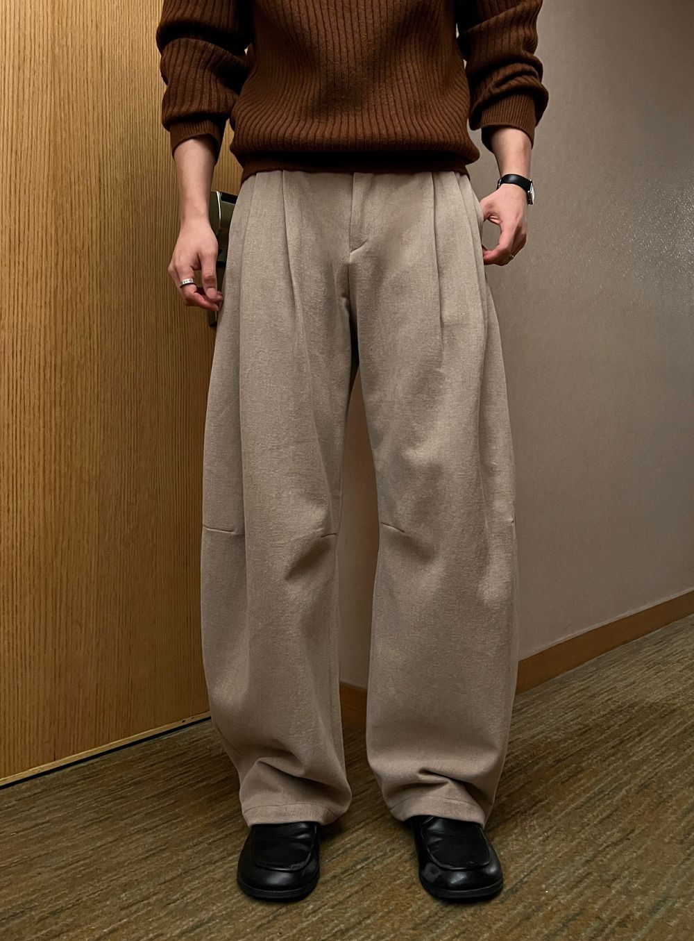 無負擔剪裁加分！韓系弧形雙褶休閒褲｜4色入