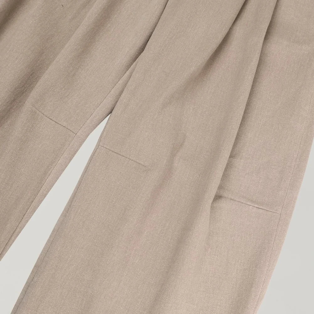 無負擔剪裁加分！韓系弧形雙褶休閒褲｜4色入