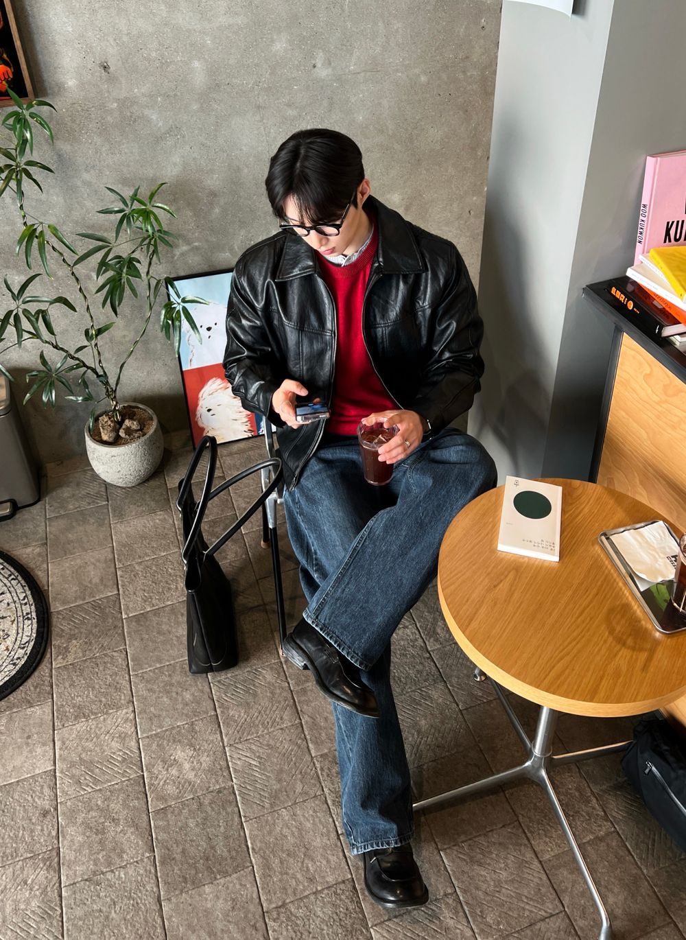 低調光澤感！植物性純素寬鬆短皮褸｜2色入