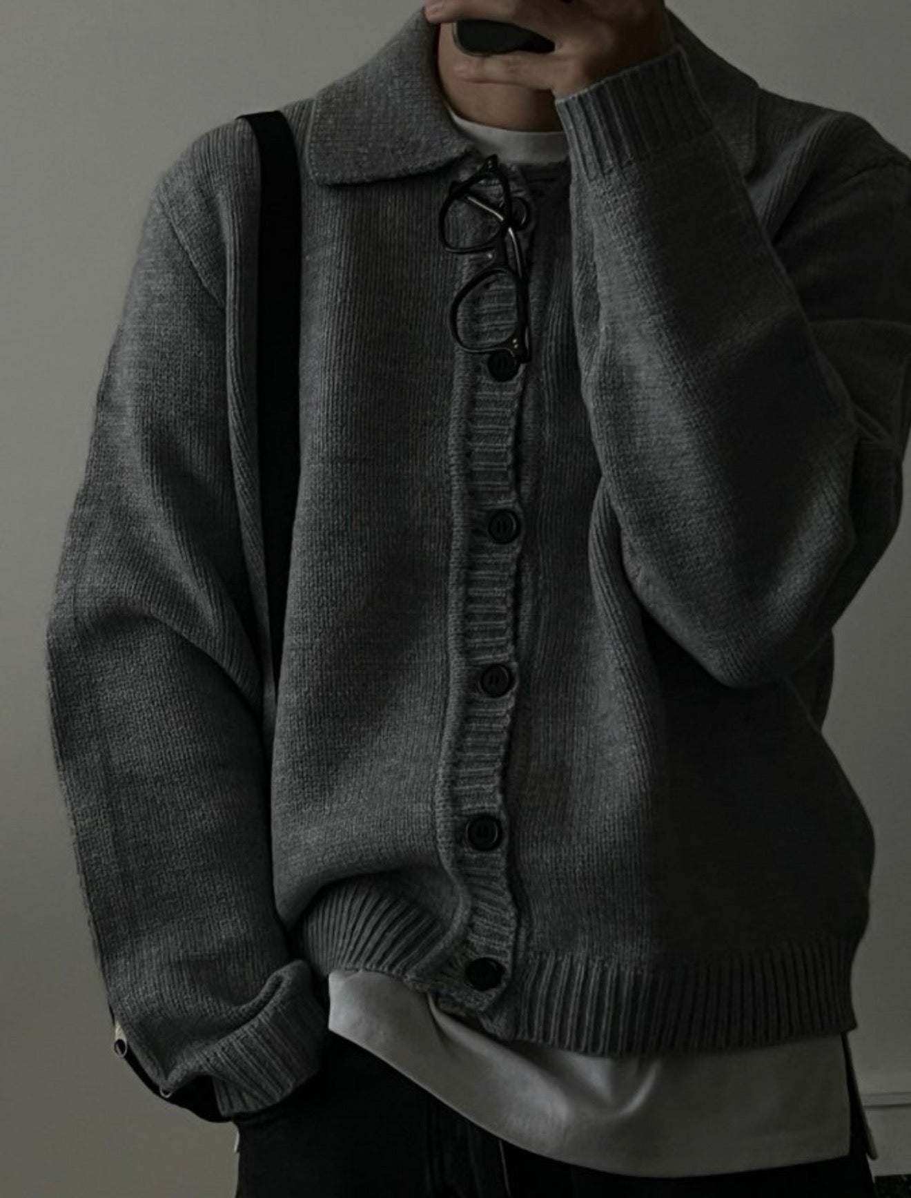 初秋純色鈕扣開胸針織衫